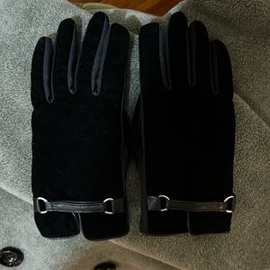 Black Isotoner Gloves